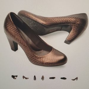 Born Sabrina 9.5 pumps